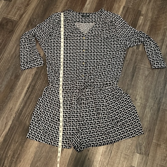 Navy & White Romper - Picture 4 of 5